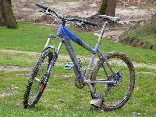 Roues artisanales françaises : l'excellence du vélo sur mesure